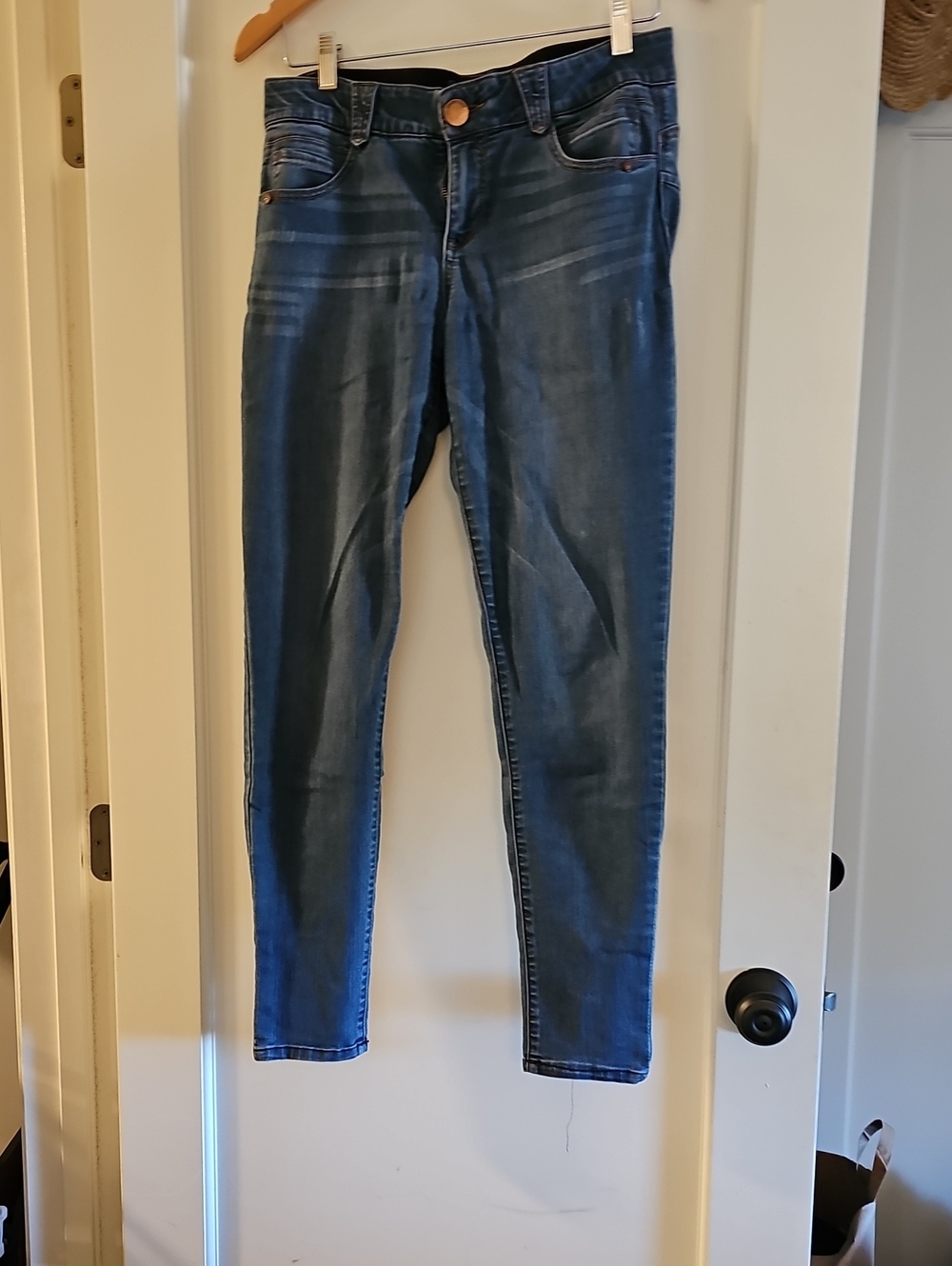 Democracy Women's Skinny Jeans in Blue Wash